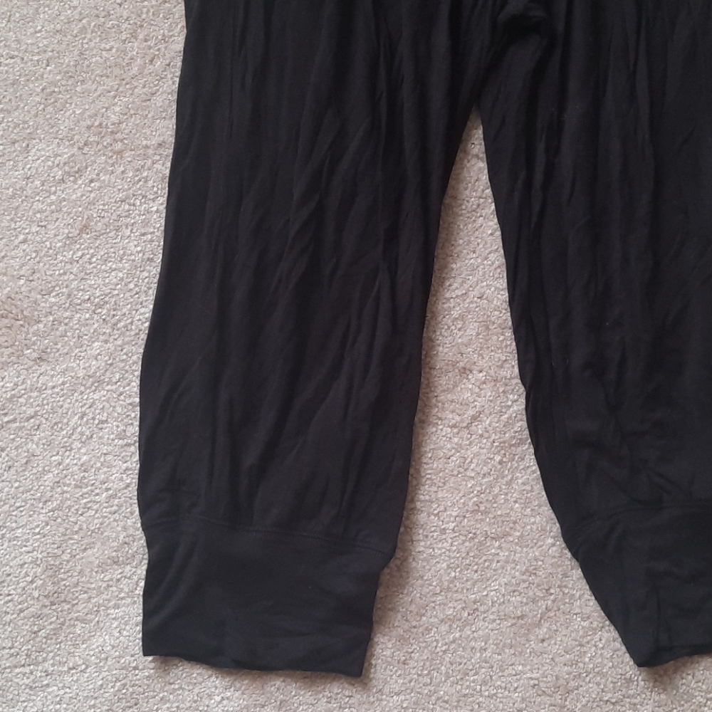 Capris - Picture 5 of 6